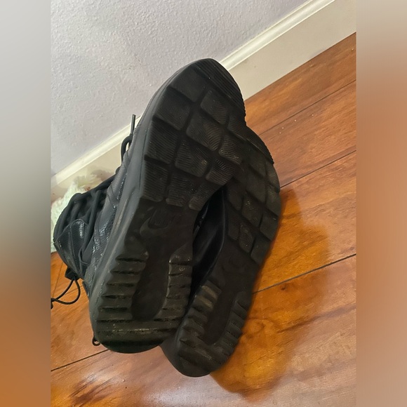 Nike thermal black slip on boot - Picture 7 of 7